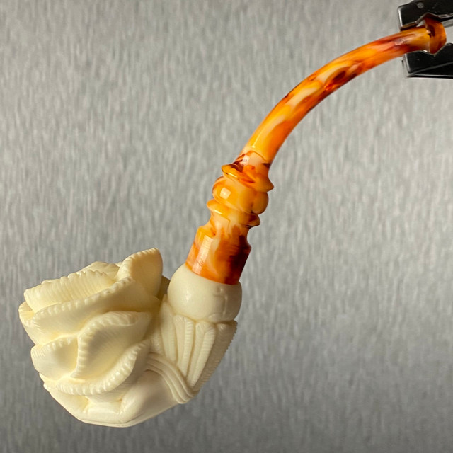 Delicate Floral Hand Cigarette Holder by Master Carver Baglan Meerschaum Pipe Paykoc